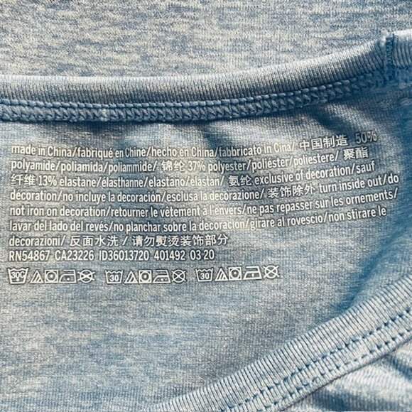 PINK VICTORIA'S SECRET Seamless Long Sleeve Blue Ombré Cropped Athletic Top - Picture 5 of 5